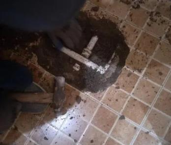 咸宁卫生间漏水维修公司为您分享下卫生间渗水如何处理及注意事项