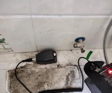 咸宁屋顶漏水维修公司分享下卫生间漏水的危害及解决方法